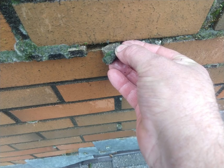 Chimney inspection - loose mortar joints